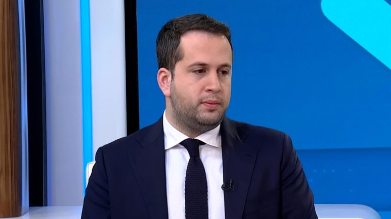 Όμ. Τσάπαλος στο Πρώτο για ασφάλιση ακινήτων: Το δημόσιο δεν μπορεί να στηρίζει κατοικίες που μπορούν να στηριχθούν από μόνες τους (audio)