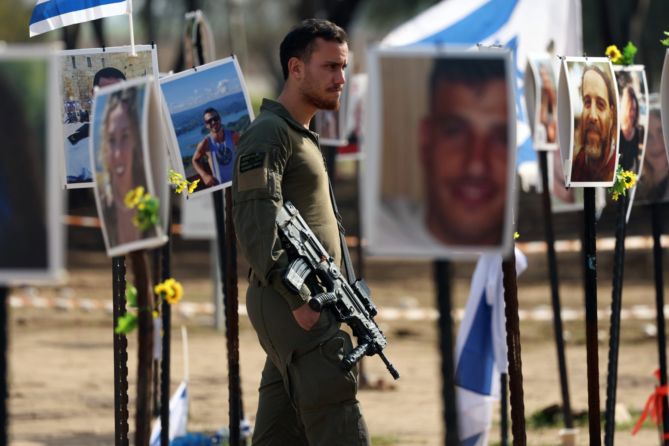 Αρνείται ο ισραηλινός στρατός ότι ευθύνεται για τον θάνατο ομήρου που κρατούσε η Χαμάς