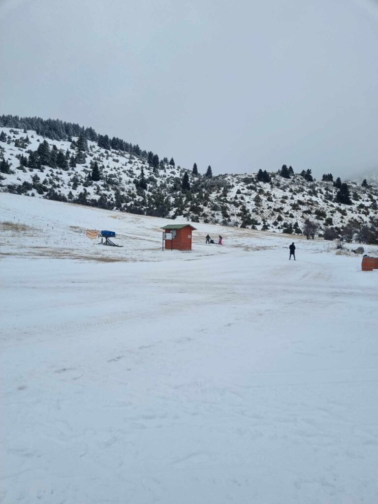 Άνοιξε το χιονοδρομικό κέντρο Μαίναλου