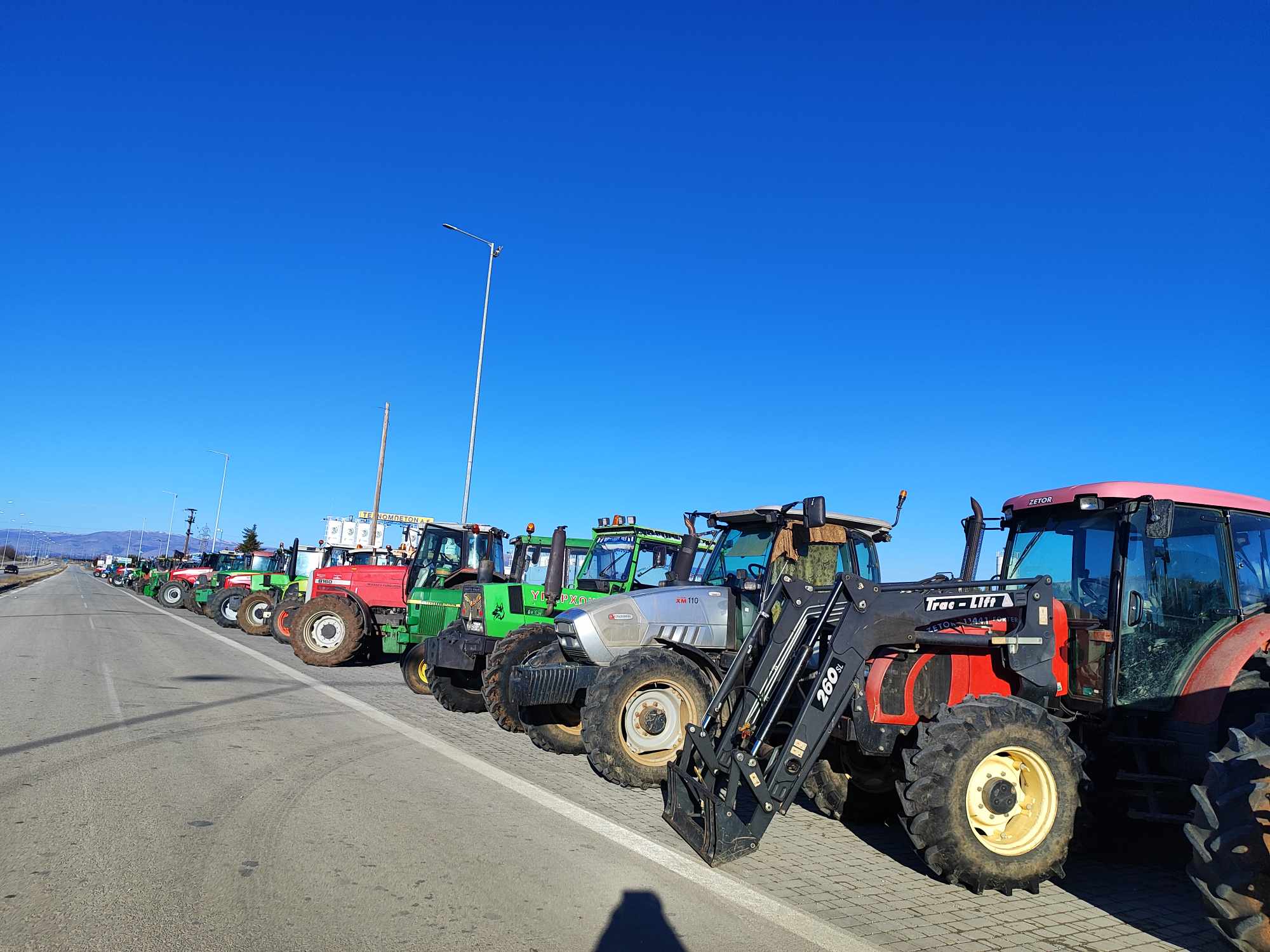 Κοζάνη: Ενισχύεται το μπλόκο των αγροτών και απο ιδιοκτήτες φορτηγών