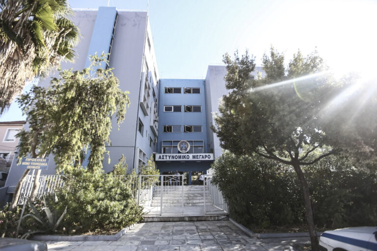 Δύο συλλήψεις για την επίθεση με δυναμίτη στο σπίτι αστυνομικού στα Χανιά