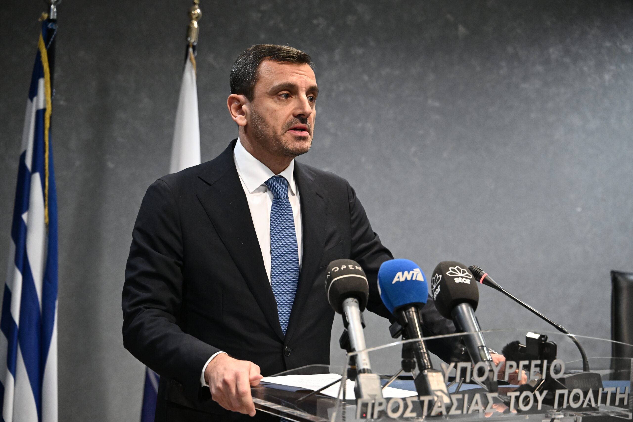 [366211] ΤΕΛΕΤΗ ΠΑΡΑΔΟΣΗΣ - ΠΑΡΑΛΑΒΗΣ ΣΤΟ ΥΠΟΥΡΓΕΙΟ ΠΡΟΣΤΑΣΙΑΣ ΤΟΥ ΠΟΛΙΤΗ (ΤΑΤΙΑΝΑ ΜΠΟΛΑΡΗ/EUROKINISSI)