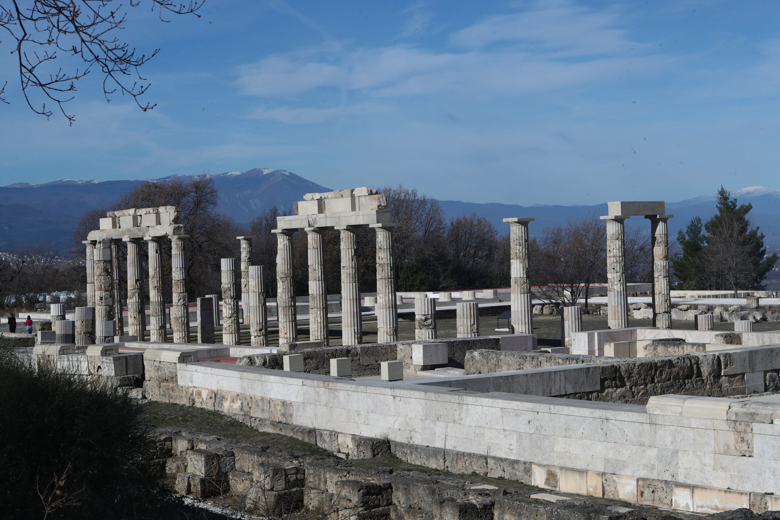 [366229] ΕΓΚΑΙΝΙΑ ΤΟΥ ΑΝΑΣΤΗΛΩΜΕΝΟΥ ΑΝΑΚΤΟΡΟΥ ΤΟΥ ΦΙΛΙΠΠΟΥ Β' ΣΤΟ ΠΟΛΥΚΕΝΤΡΙΚΟ ΜΟΥΣΕΙΟ ΑΙΓΩΝ ΠΑΡΟΥΣΙΑ ΤΟΥ ΠΡΩΘΥΠΟΥΡΓΟΥ ΚΥΡΙΑΚΟΥ ΜΗΤΣΟΤΑΚΗ (ΒΑΣΙΛΗΣ ΒΕΡΒΕΡΙΔΗΣ/ΜΟΤΙΟΝΤΕΑΜ)