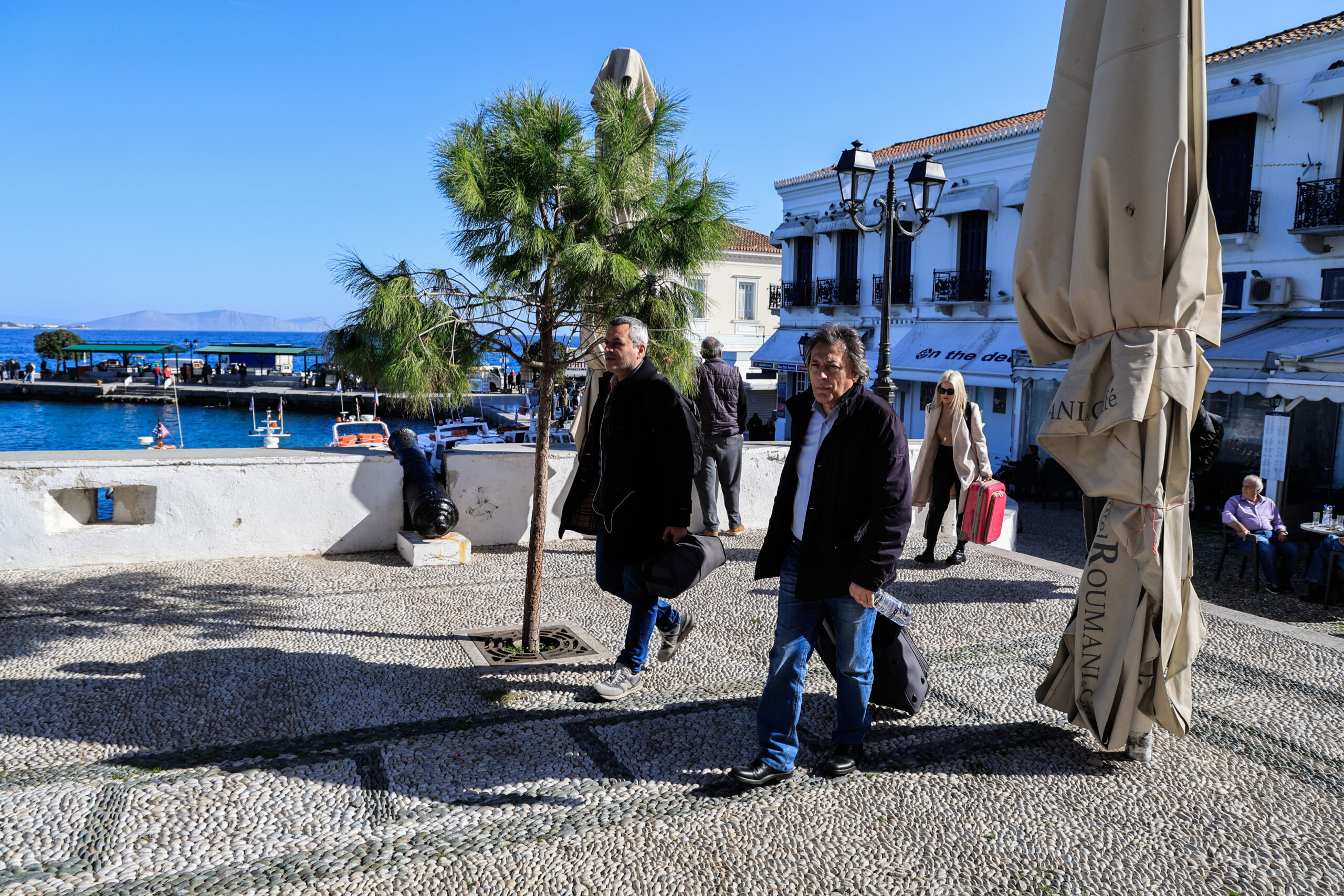 Όλα όσα έγιναν στην πρώτη συνεδρίαση της ΚΟ του ΣΥΡΙΖΑ στις Σπέτσες: Τα παραλειπόμενα, οι ζυμώσεις και οι απουσίες