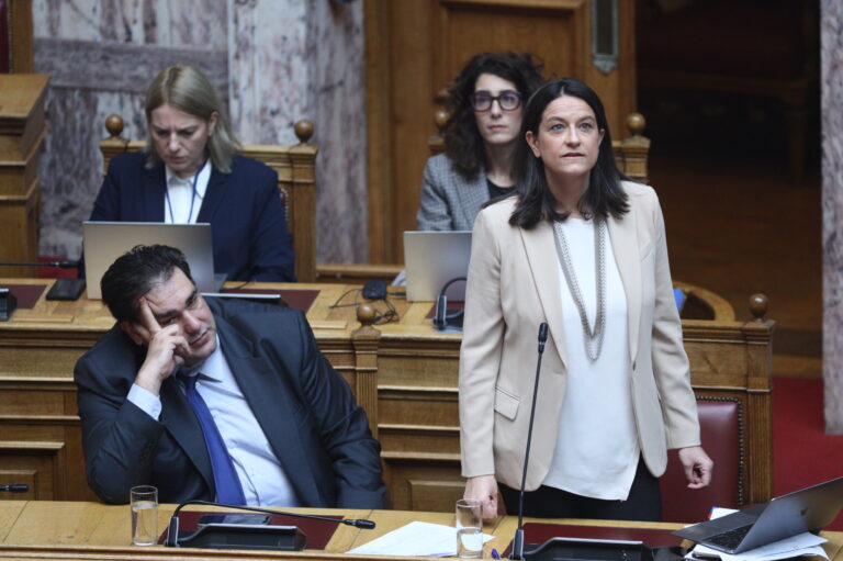 Βουλή – Επιστολική Ψήφος: Σφοδρή αντιπαράθεση Κεραμέως -Λιβάνιου – Βελόπουλου