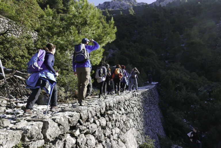 Καλαμάτα: Πεζοπορία στο λιθόστρωτο καλντερίμι Μπίλιοβο με τον Ορειβατικό Σύλλογο