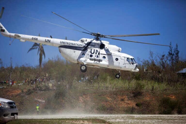 Σομαλία: Όμηροι τζιχαντιστών ανταρτών οι επιβαίνοντες στο ελικόπτερο του ΟΗΕ που κατέπεσε χθες
