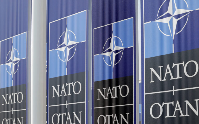 Για νέο «Ψυχρό Πόλεμο» κατηγορεί η Ρωσία το ΝΑΤΟ