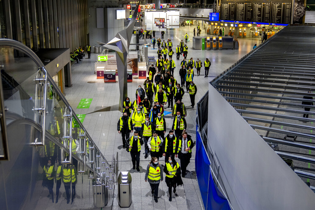 Γερμανία: Απεργία του προσωπικού ασφαλείας των αεροδρομίων σχεδιάζει το συνδικάτο Ver.di