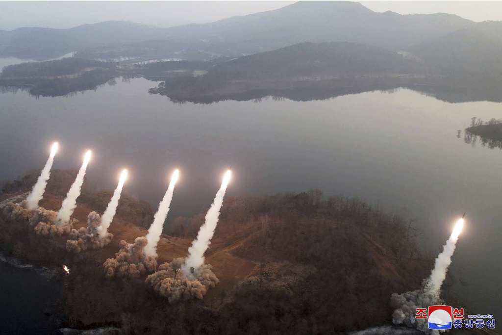 Βολές πυροβολικού της Β. Κορέας σε διαφιλονικούμενο αρχιπέλαγος της Κίτρινης Θάλασσας