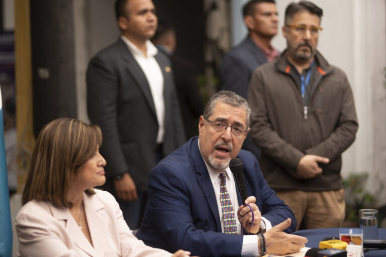 Γουατεμάλα: Οι αντεγκλήσεις στη Βουλή καθυστερούν την ορκωμοσία του προέδρου