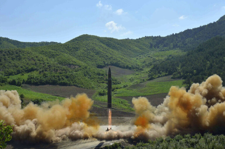 H Πιονγκγιάνγκ εκτόξευσε «βαλλιστικό πύραυλο αγνώστων στοιχείων», ανακοίνωσε ο στρατός της Νότιας Κορέας