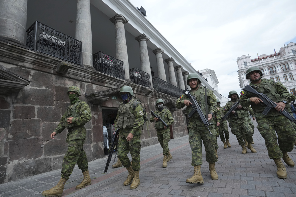 Σε κατάσταση «εσωτερικής ένοπλης σύγκρουσης» ο Ισημερινός