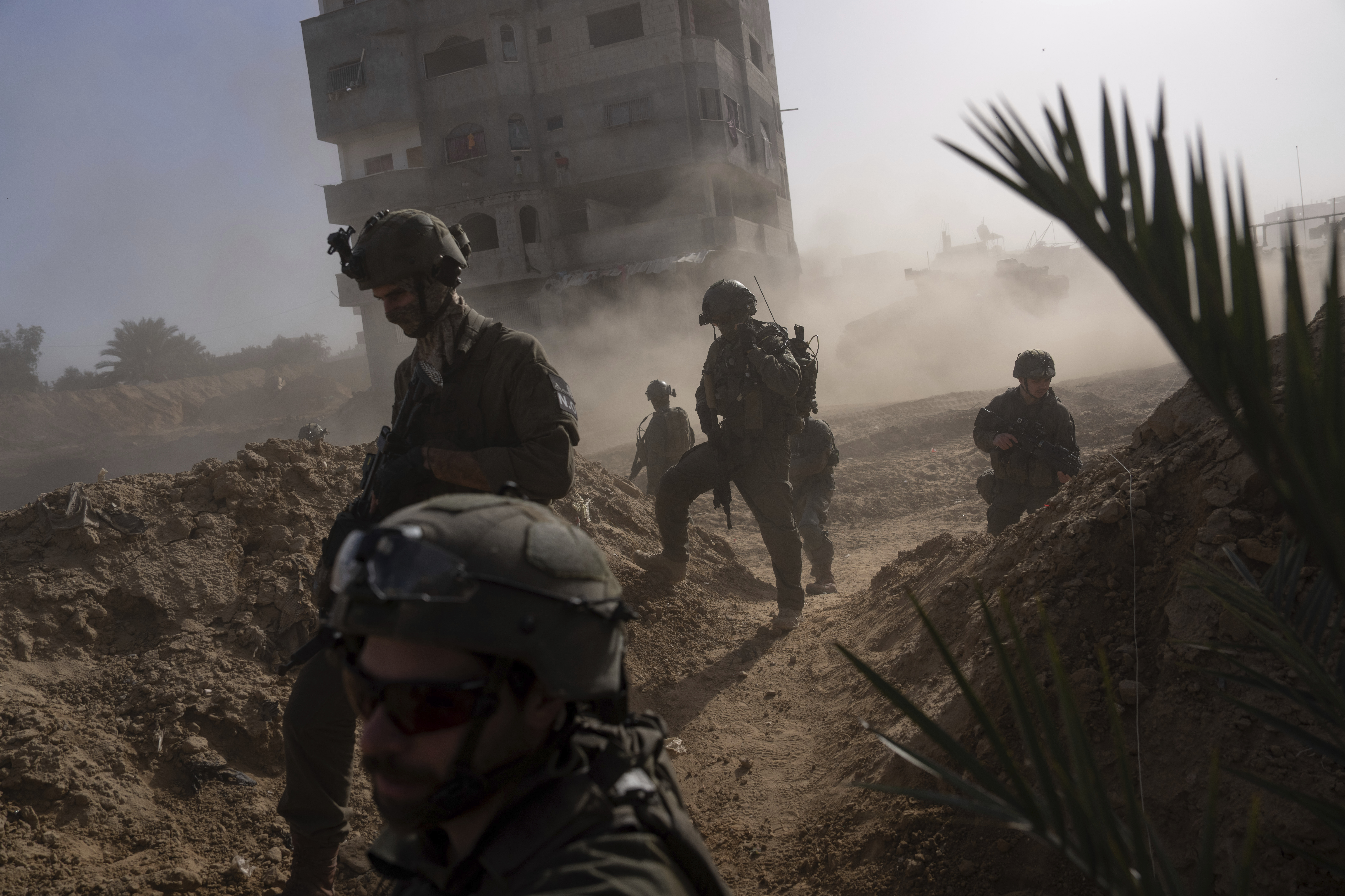 Πόλεμος στη Γάζα: Ο ισραηλινός στρατός σφυροκοπά, δεκάδες οι νεκροί