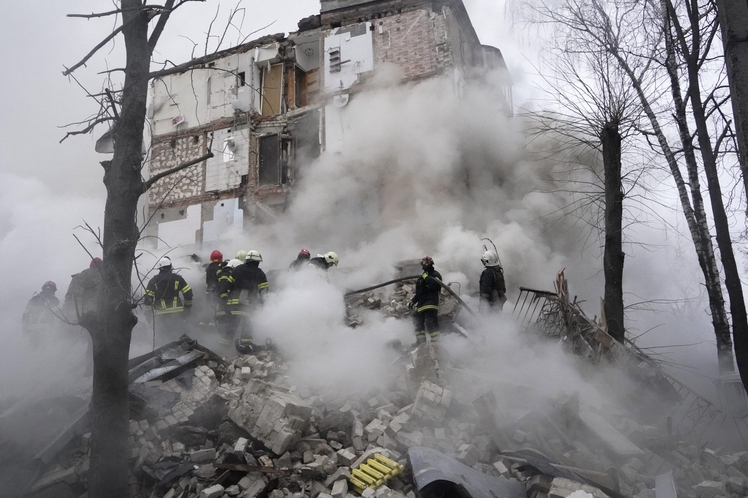 Πόλεμος στην Ουκρανία – Ζελένσκι: Τουλάχιστον 18 νεκροί και 130 τραυματίες από τα ρωσικά πλήγματα των τελευταίων ωρών