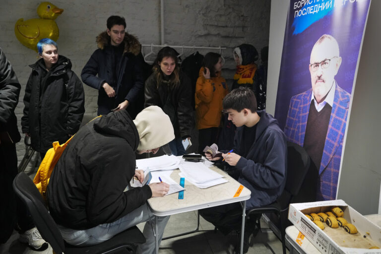 Ρωσία: Ο Μπορίς Ναντιέζντιν συγκέντρωσε περισσότερες από 150.000 υπογραφές για να θέσει υποψηφιότητα στις επικείμενες προεδρικές εκλογές