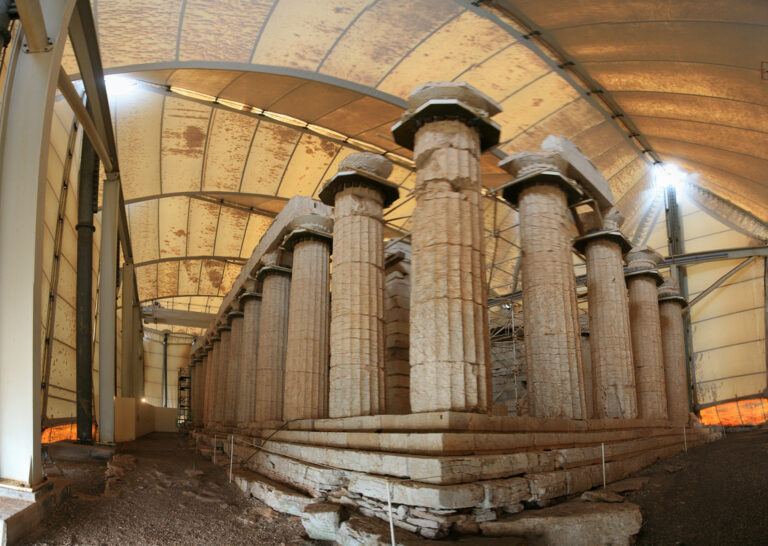 Ηλεία: Δυσφορία επισκεπτών που απροειδοποίητα είδαν το Ναό του Επικ. Απόλλωνα κλειστό