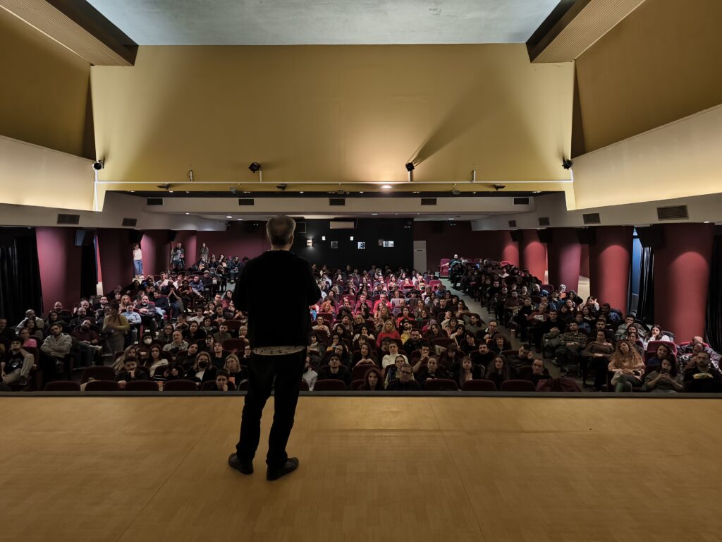 Cine Βακούρα