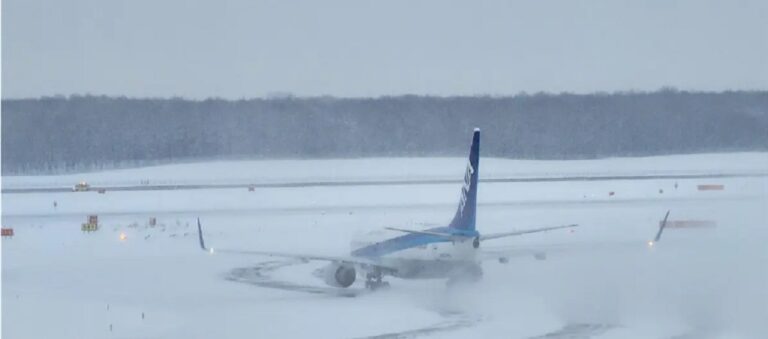 Ματαίωση 50 πτήσεων στο Βανκούβερ λόγω χιονοθύελλας