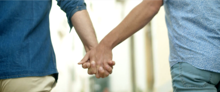 Γάμος και τεκνοθεσία ομόφυλων ζευγαριών: Ένα θέμα με πολιτικές, κοινωνικές και νομικές διαστάσεις