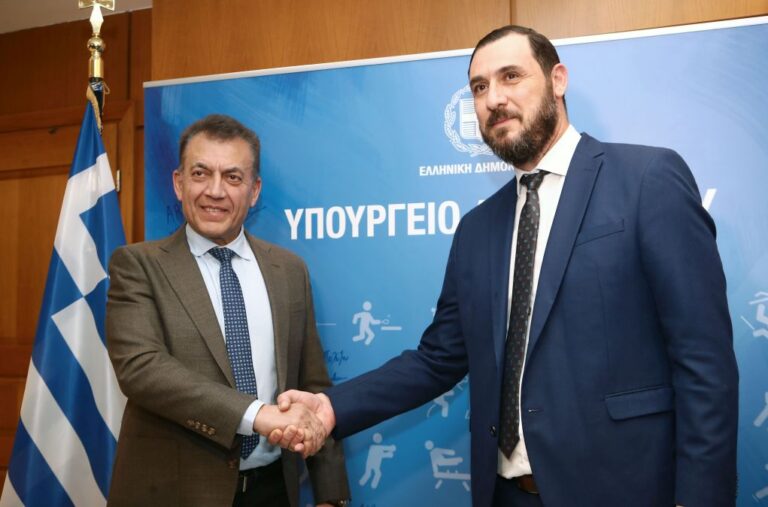 Συμφωνία Πολιτείας-Σούπερ Λίγκα για την αντιμετώπιση της οπαδικής βίας – Βρούτσης: «Αυτή η συμμαχία με τις ομάδες κατά της παραβατικότητας θα είναι συνεχής»