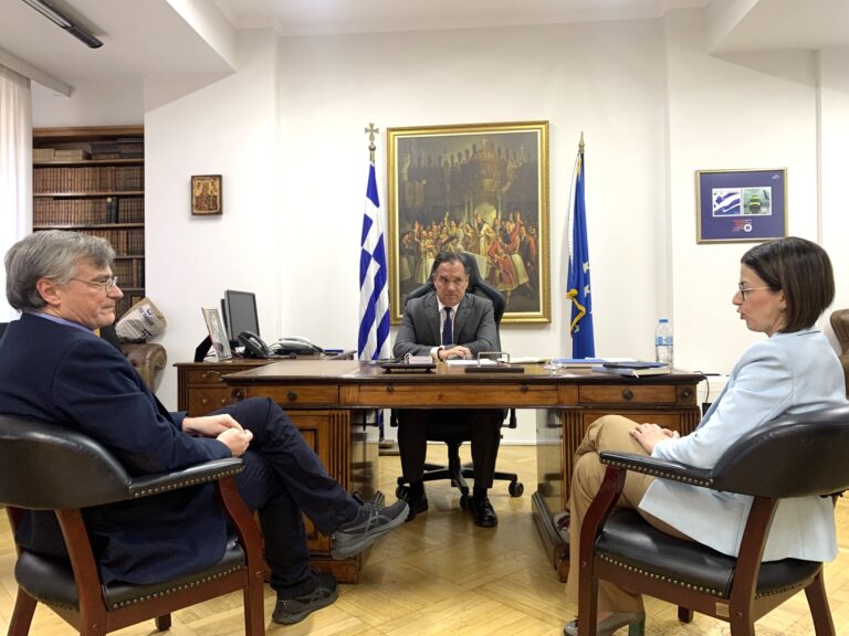 Κορονοϊός – Εμβολιασμοί επί τάπητος στο υπουργείο Υγείας – Τι είπε ο Σ. Τσιόδρας στον Άδ. Γεωργιάδη