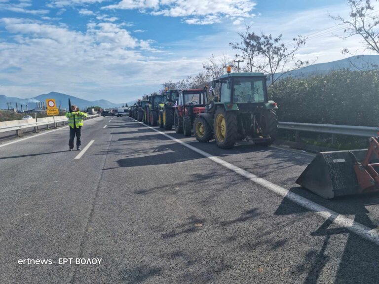 Θα μείνουν στον κόμβο του Αλμυρού οι αγρότες – Διεκδικούν επίλυση των αιτημάτων τους