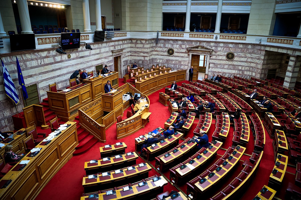 Προσχέδιο Προϋπολογισμού 2025: Οι τοποθετήσεις των γενικών εισηγητών ΠΑΣΟΚ- ΚΙΝΑΛ και ΚΚΕ