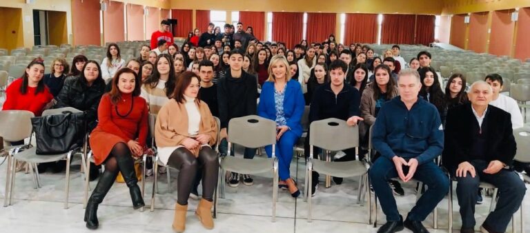Η Υφυπουργός Ζέτα Μακρή υποδέχτηκε το Μουσικό Σχολείο Βόλου στο Υπουργείο Παιδείας