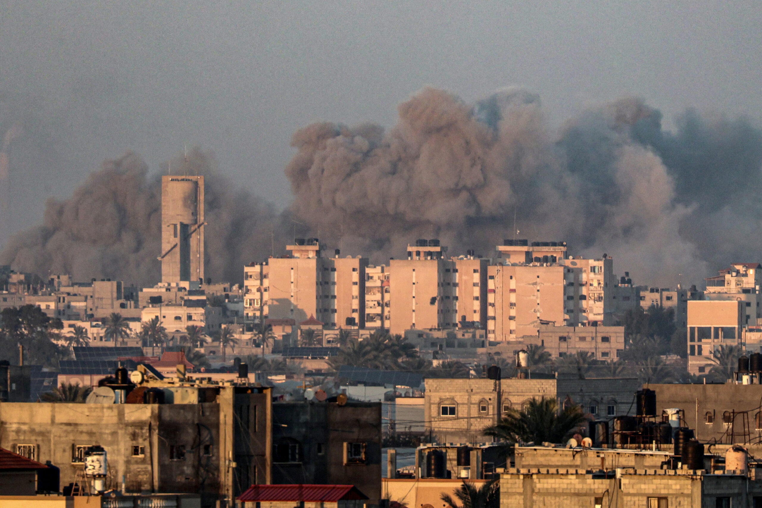 Γάζα: Συνεχείς βομβαρδισμοί του Ισραήλ – Εν αναμονή ανθρωπιστικής βοήθειας οι άμαχοι και οι  όμηροι