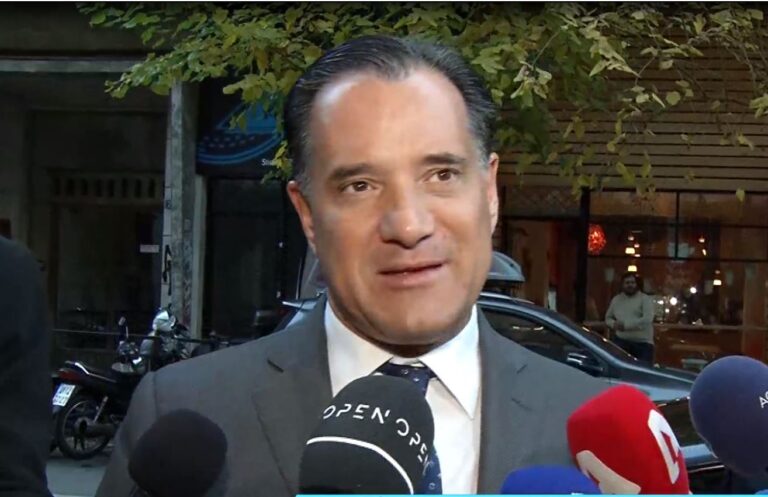 Μύκονος: Εγκαίνια νέων διαμερισμάτων για γιατρούς και νοσηλευτές, παρουσία Α. Γεωργιάδη