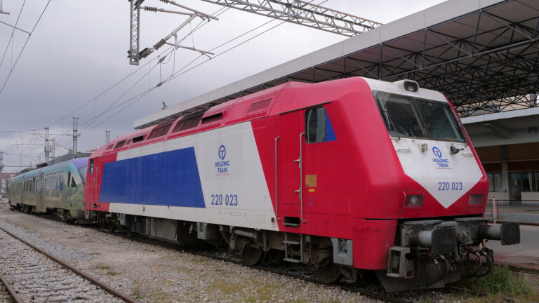 Πιερία: Καθυστερήσεις και ακυρώσεις δρομολογίων της Hellenic Train λόγω φωτιάς σε υπαίθρια έκταση