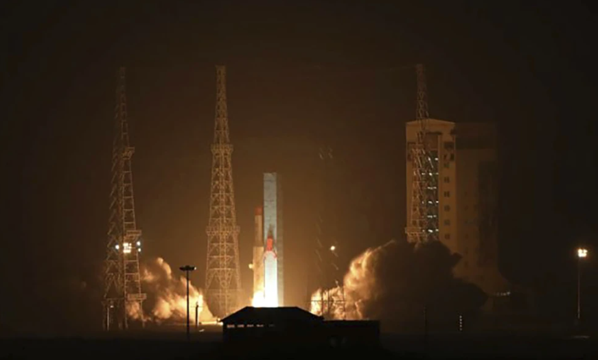 Μήνυμα προς τη Δύση η εκτόξευση τριών δορυφόρων στο Διάστημα από το Ιράν (video – photos)