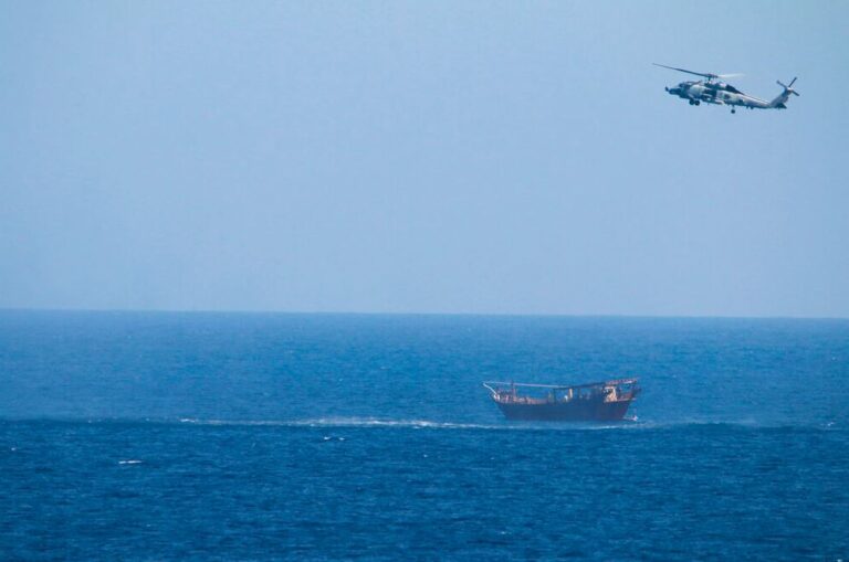 Δυνάμεις των ΗΠΑ και της Βρετανίας απέτρεψαν επίθεση των Χούθι με 21 drones και πυραύλους στην Ερυθρά Θάλασσα