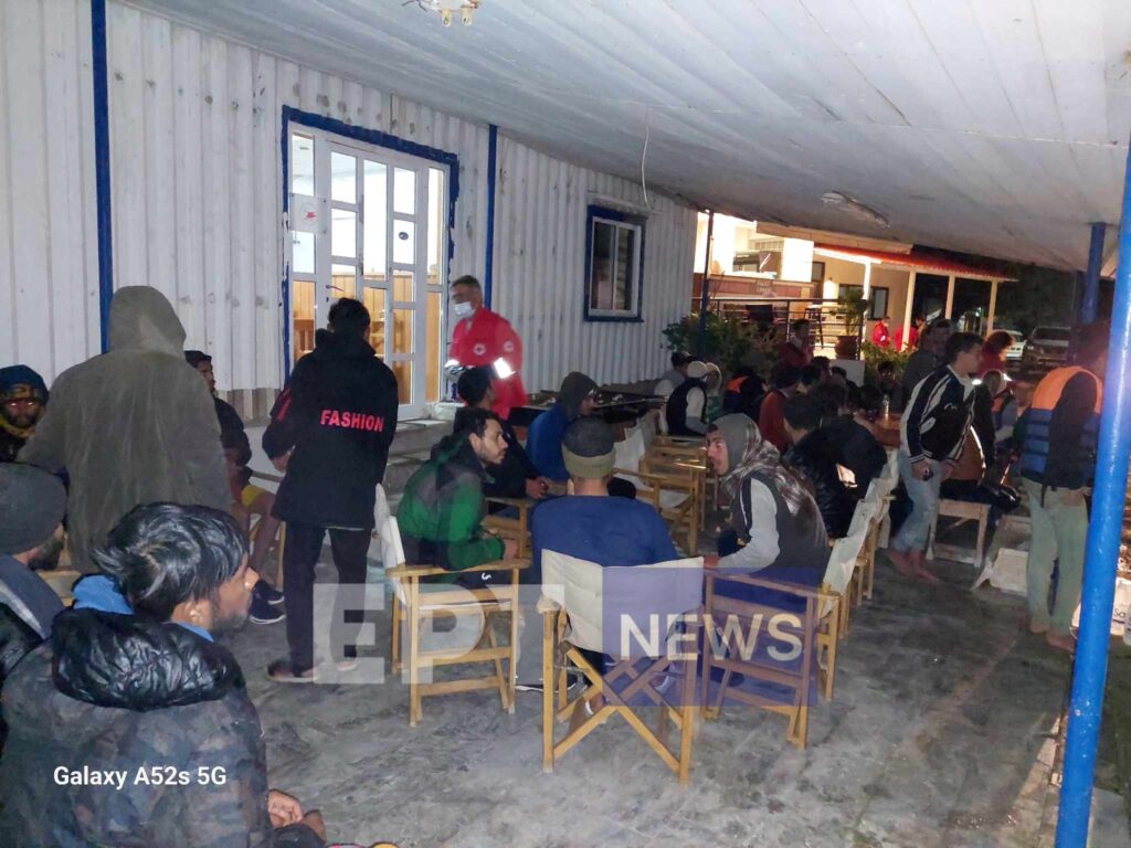 Ηράκλειο: 42 παράτυπους μετανάστες αποβίβασε σκάφος στους Καλούς Λιμένες