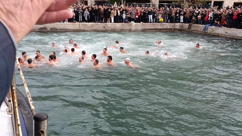 «Εν πλω» ο αγιασμός των υδάτων στην Κέρκυρα