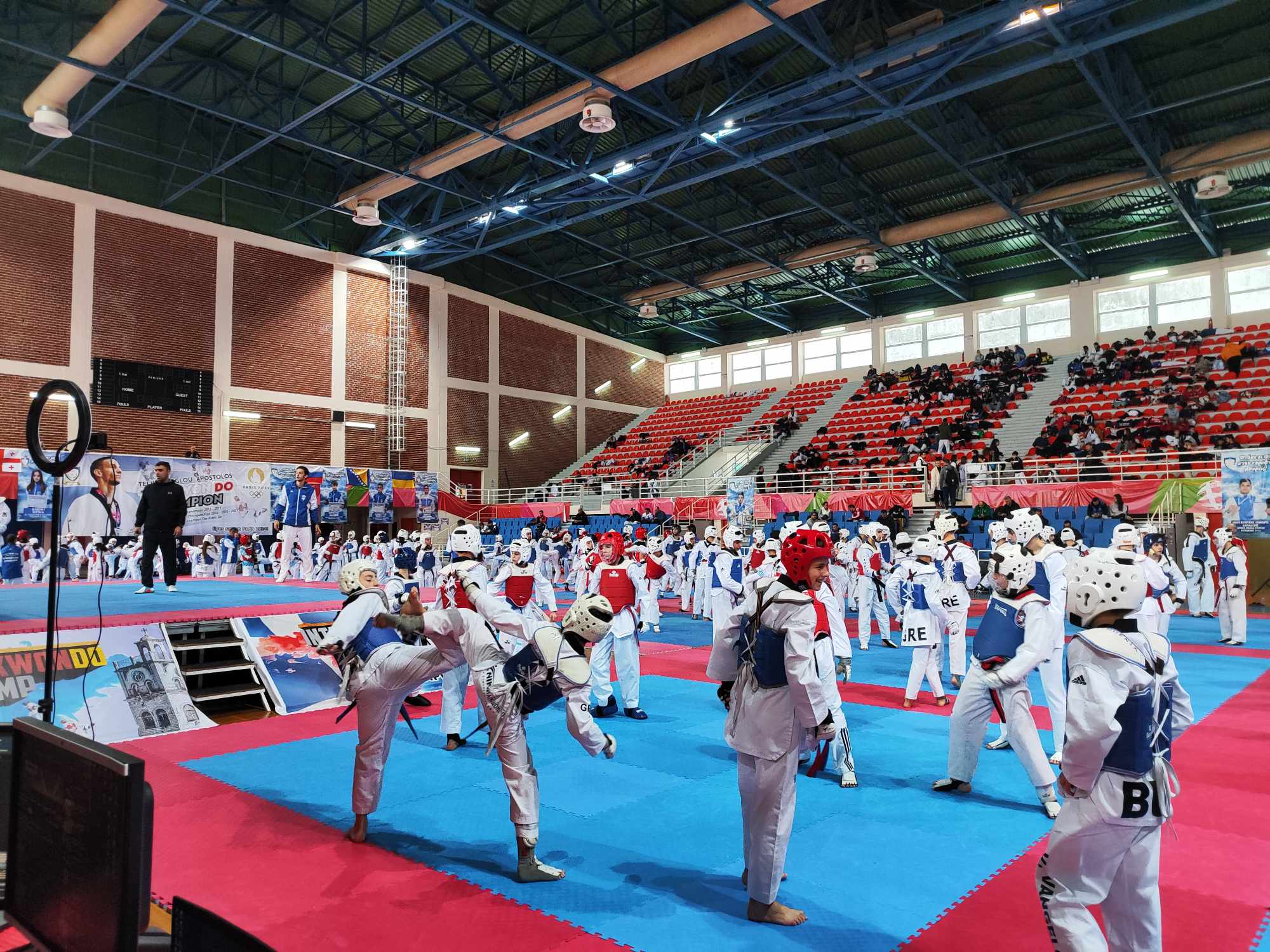 Αθλητές και προπονητές Tae Kwon Do από όλο τον κόσμο στην Κοζάνη (βίντεο)