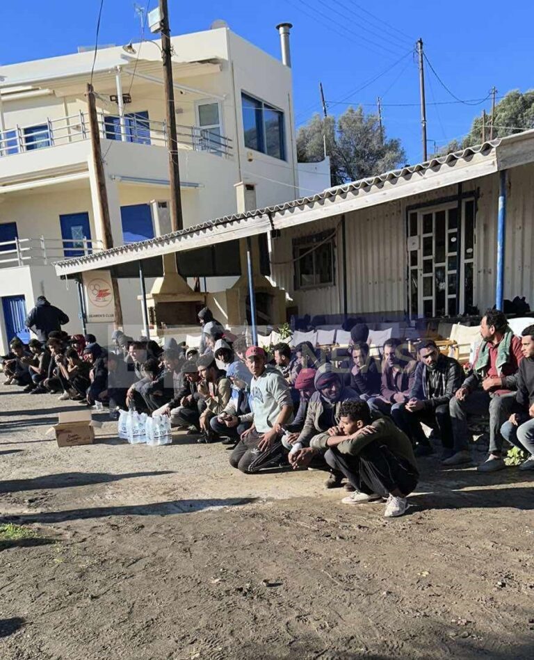 Ηράκλειο: 117 παράτυποι μετανάστες αποβιβάστηκαν στους Καλούς Λιμένες (βίντεο)