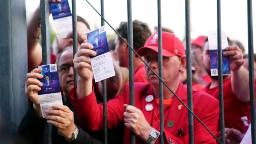 Συμπλοκές μεταξύ οπαδών Λίβερπουλ και Τσέλσι