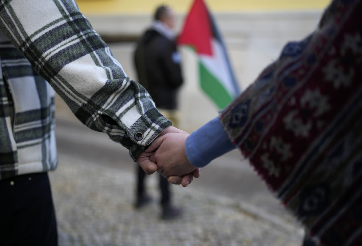 Μια Παλαιστίνια πρώην μαχητής και ένας Ισραηλινός καθηγητής υπερασπίζονται την πιθανότητα ειρήνης