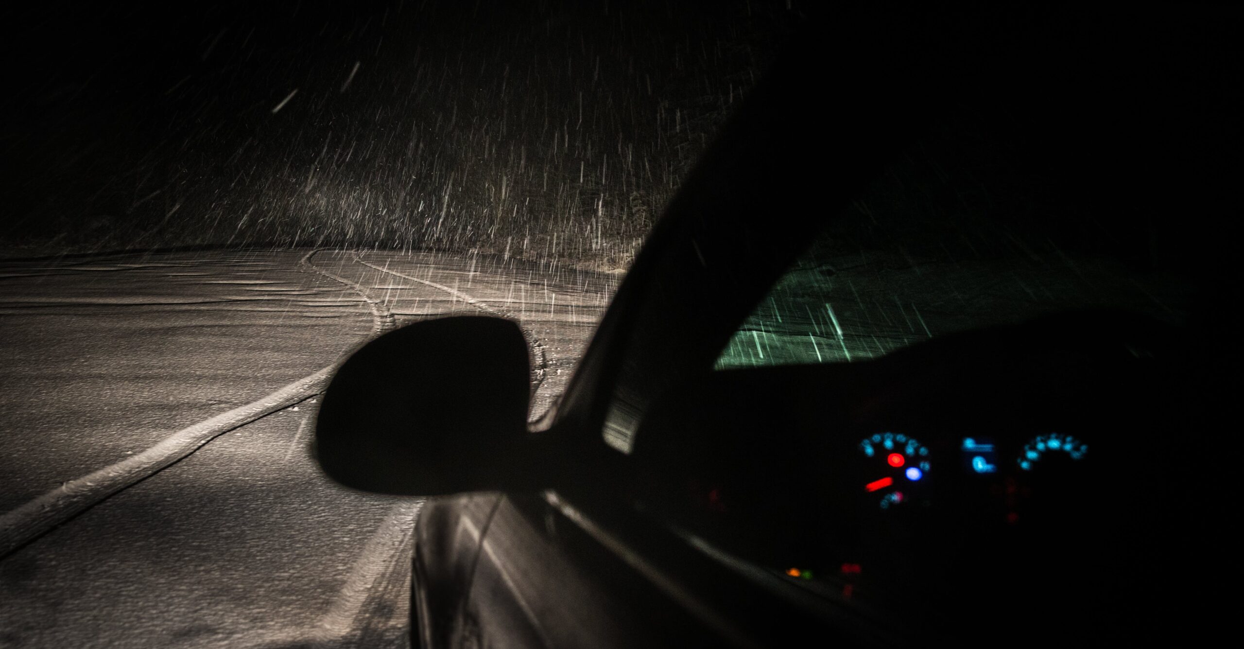 Υπ. Υποδομών και Μεταφορών: Οδηγίες για οδήγηση σε χιόνι, πάγο και χαμηλές θερμοκρασίες