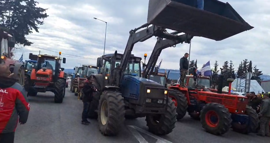 Παραμένουν στο Ριζόμυλο οι αγρότες της Μαγνησίας – Το δρόμο για την εθνική παίρνουν οι αγρότες του Αλμυρού