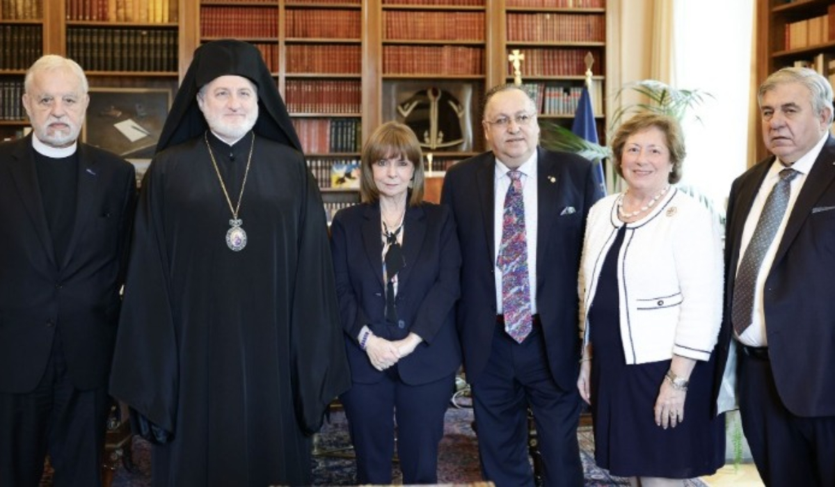 Συνάντηση της ΠτΔ Κ. Σακελλαροπούλου με τον Αρχιεπίσκοπο Αμερικής Ελπιδοφόρο