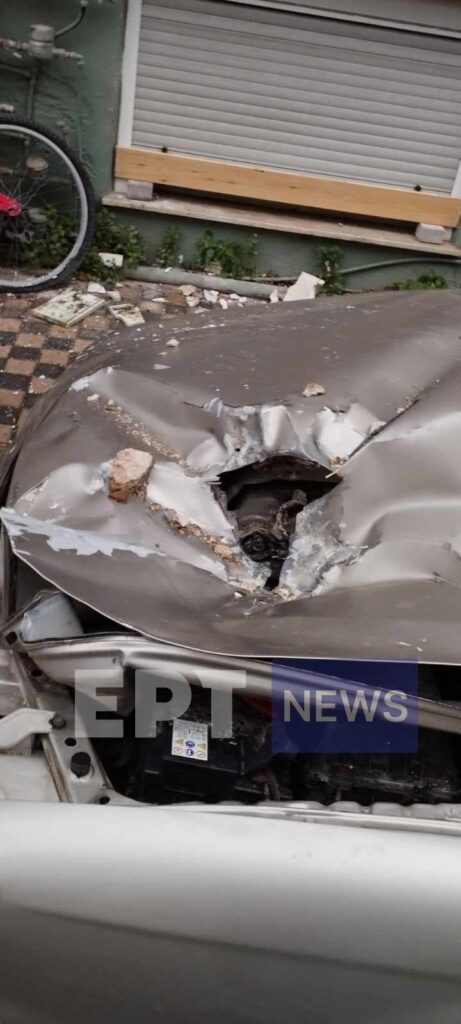 Χανιά: Κομμάτι τσιμέντου από μπαλκόνι έπεσε σε αυτοκίνητο