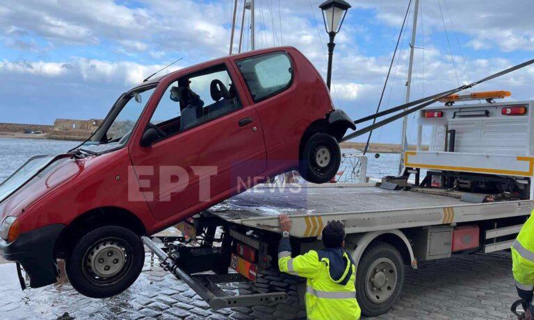 “Βουτιά” Ι.Χ. στο Ενετικό Λιμάνι Χανίων  – Λιμενικοί ανέσυραν σώο τον οδηγό