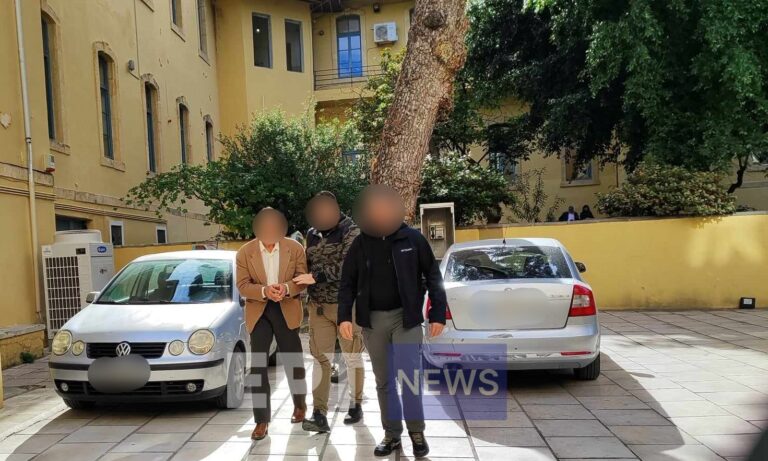 Χανιά: Στον ανακριτή ο γιος που μαχαίρωσε τον πατέρα του στο Βαμβακόπουλο, “δι’ ασήμαντον αφορμή”