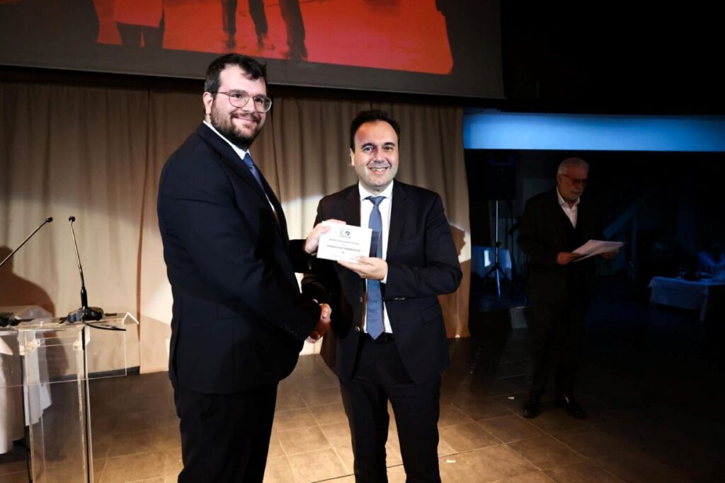 Παρουσία υπουργών και υφυπουργών η κοπή πρωτοχρονιάτικης πίτας στο Επιμελητήριο Λάρισας