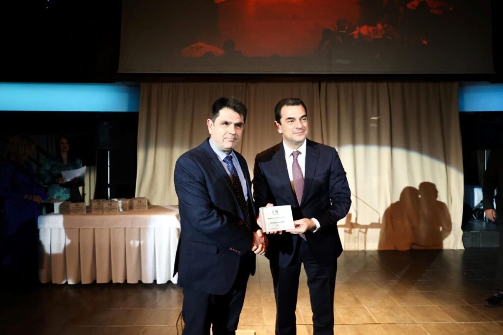 Παρουσία υπουργών και υφυπουργών η κοπή πρωτοχρονιάτικης πίτας στο Επιμελητήριο Λάρισας