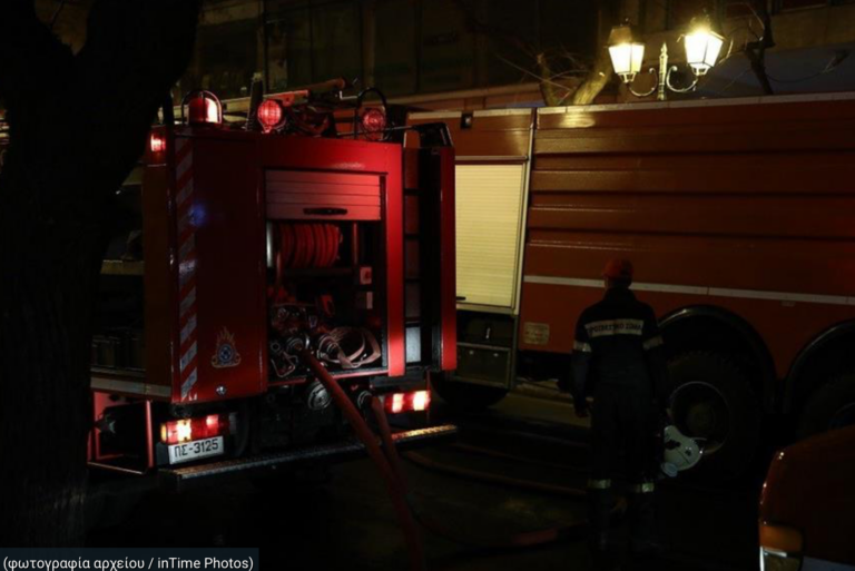 Θεσσαλονίκη: Στις φλόγες ισόγειο διαμέρισμα- Οι καπνοί “έπνιξαν” την πολυκατοικία