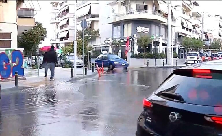 Αγ. Δημήτριος: Διακοπή κυκλοφορίας λόγω θραύσης αγωγού της ΕΥΔΑΠ στην οδό Ασυρμάτου